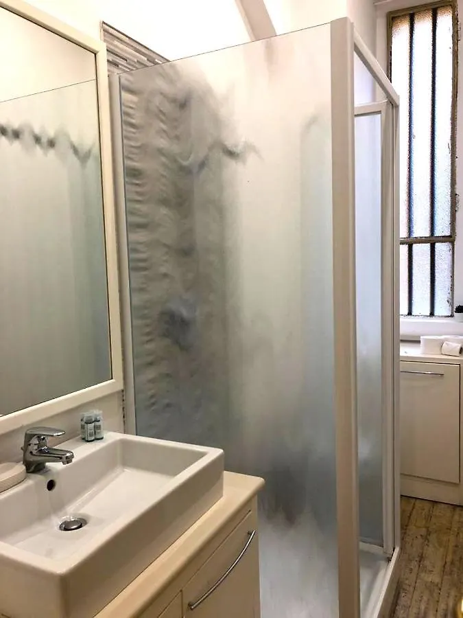 Castel Morrone Apartment Milan