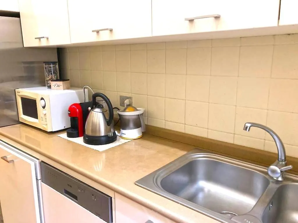 Castel Morrone Apartment Milan